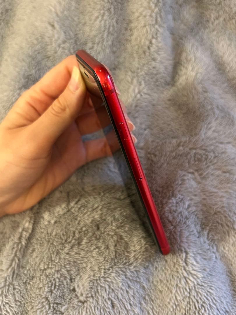 【256GB】iPhoneSE2￤バッテリー82%￤SIMフリー￤レッド