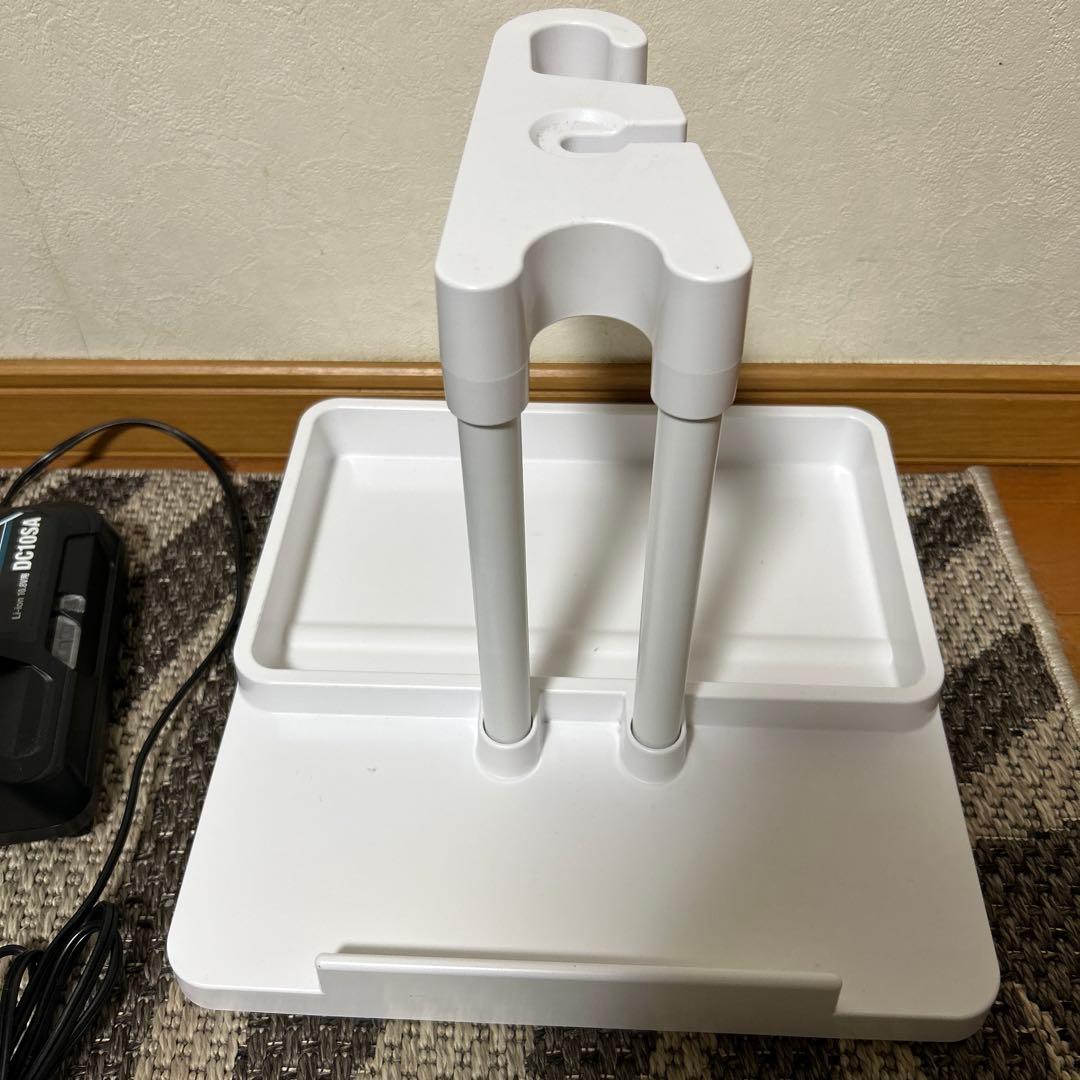 A*a様 Makita スティッククリーナー ホワイト 充電スタンド付き