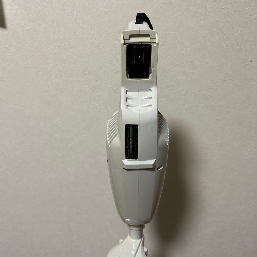 A*a様 Makita スティッククリーナー ホワイト 充電スタンド付き