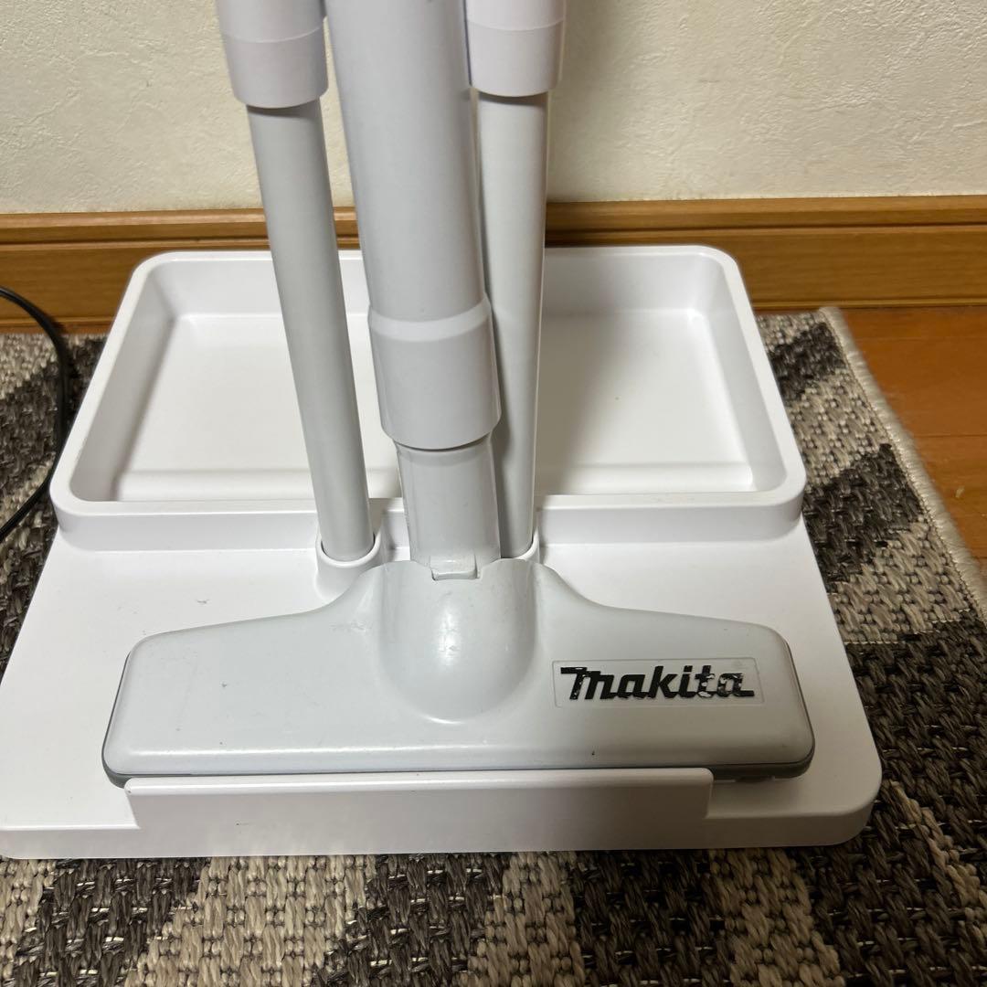 A*a様 Makita スティッククリーナー ホワイト 充電スタンド付き