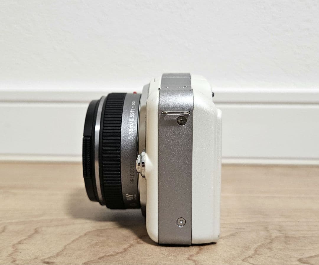 美品　Panasonic LUMIX DMC-GF3W ダブルレンズキット