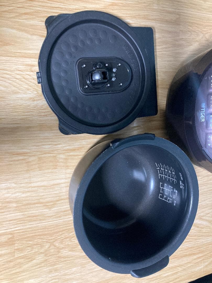 21年製TIGER 炊飯器 ジャー圧力IHジャー炊飯器 5合炊きJPK-B100