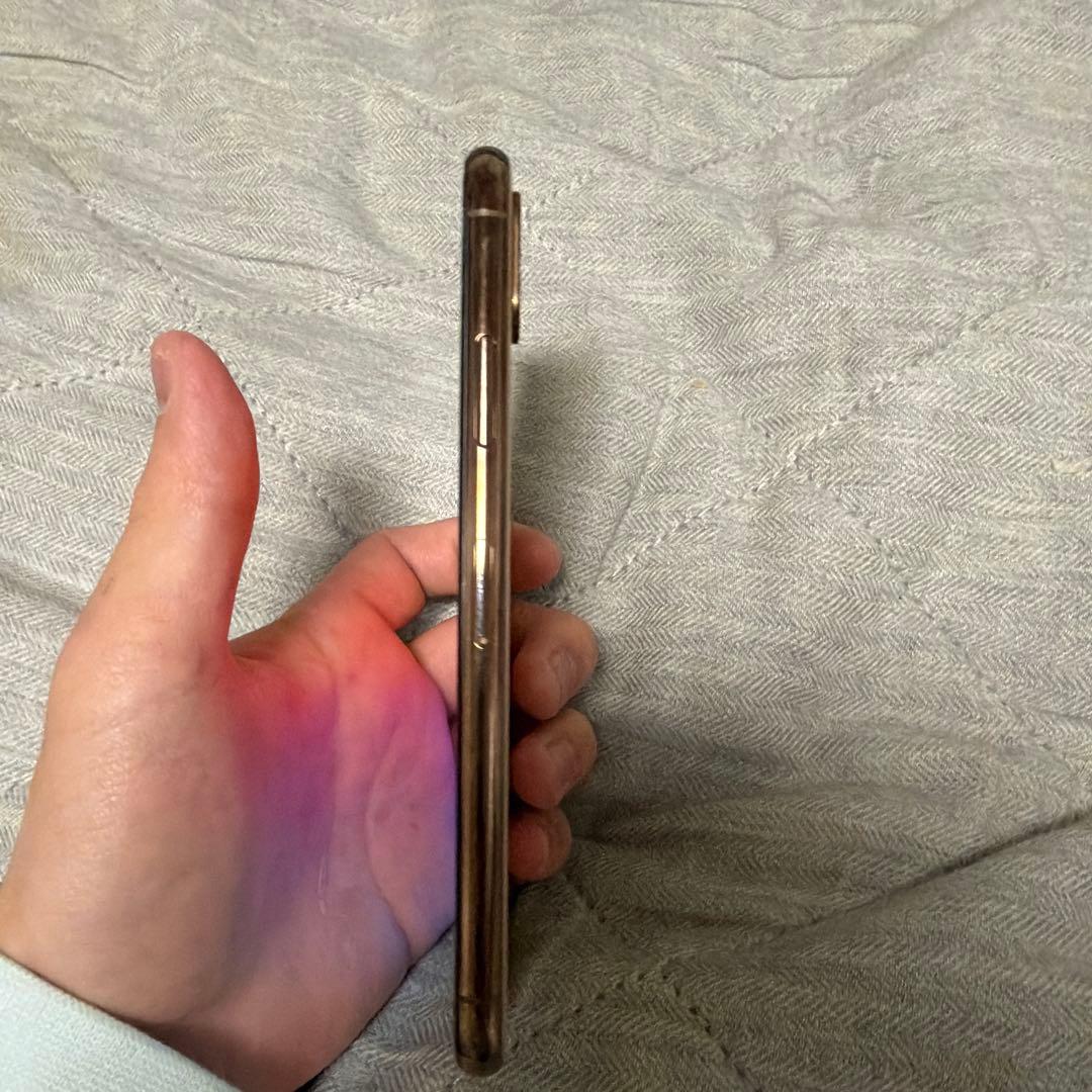 iPhoneXS ゴールド 本体 画面にひびあり