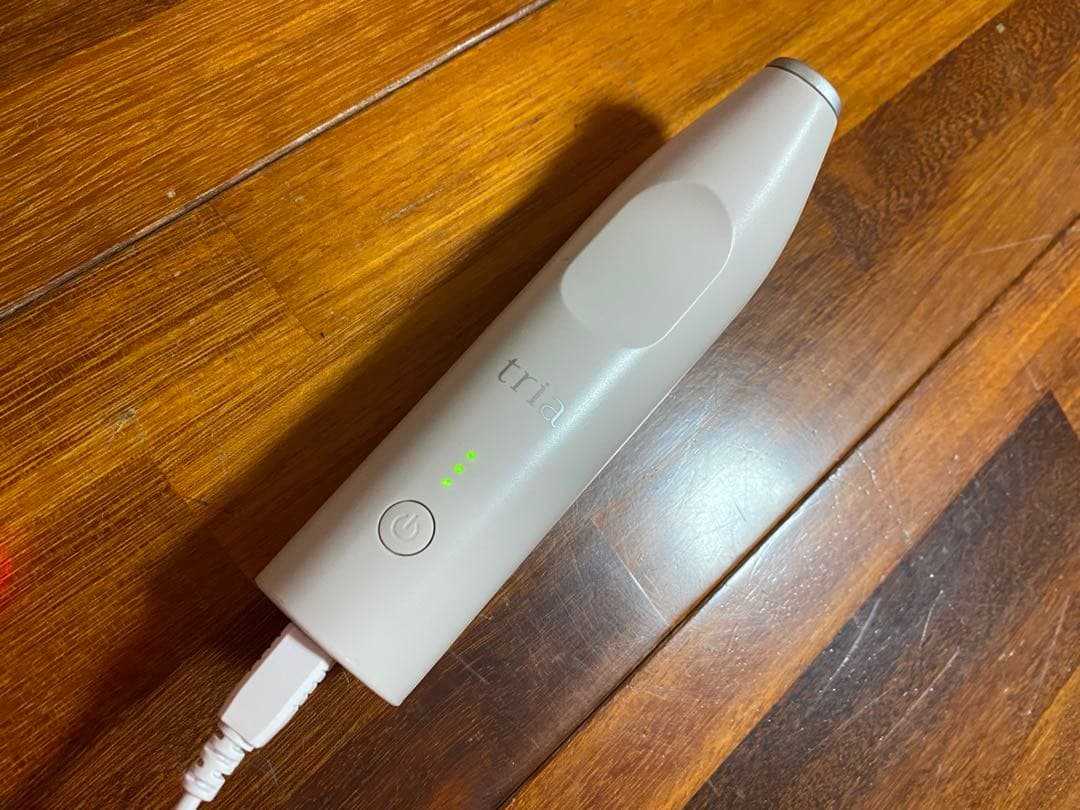 【ジャンク】トリア 充電式脱毛器 ホワイト tria　レーザー脱毛