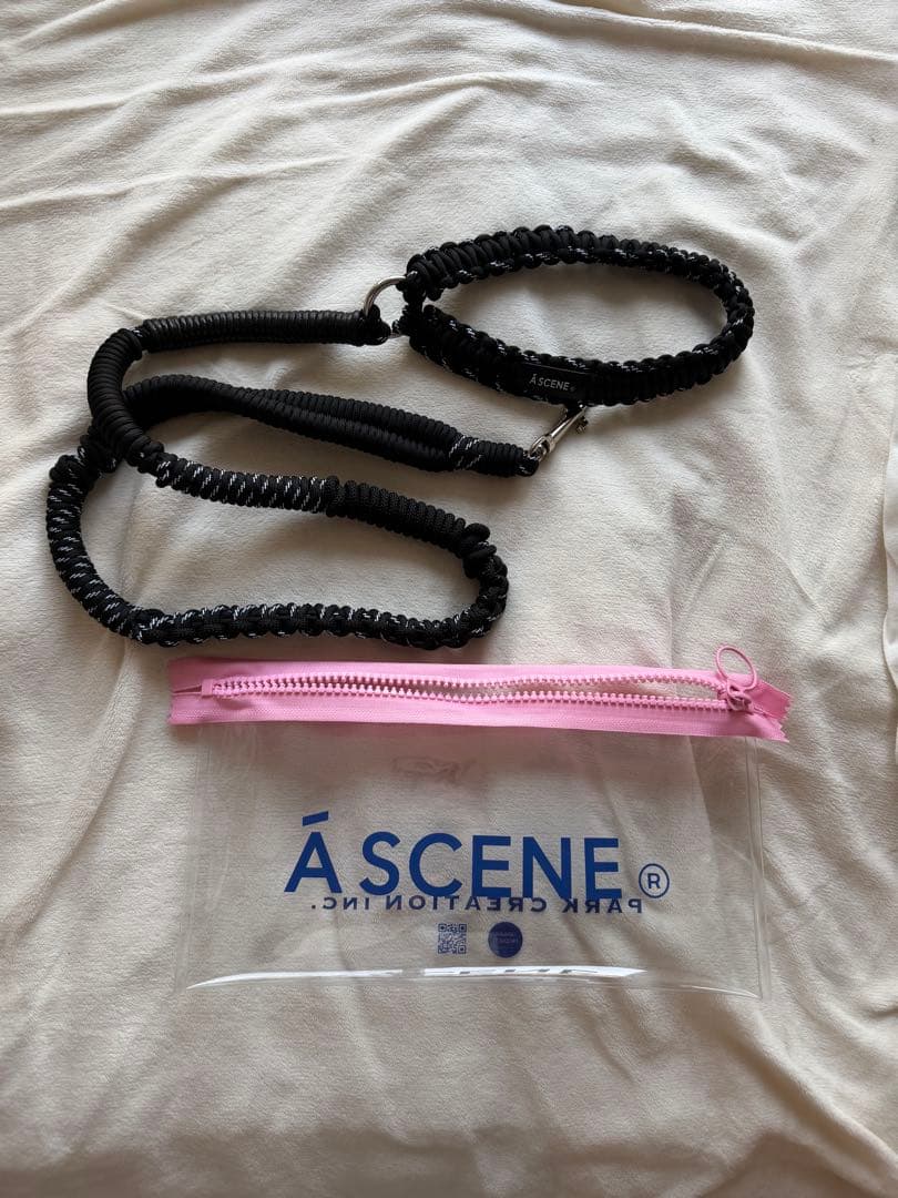首輪・ハーネス・リード A SCENE Dog lead