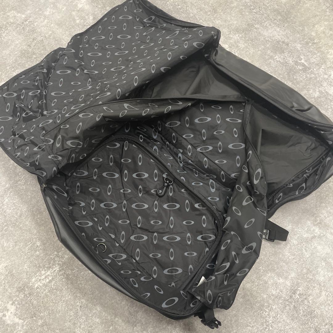 ■ OAKLEY オークリー トートバッグ ボストンバッグ ガーメント