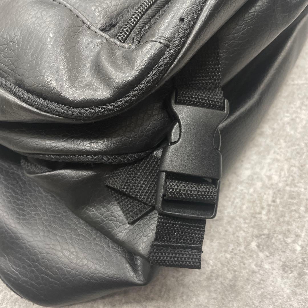 ■ OAKLEY オークリー トートバッグ ボストンバッグ ガーメント