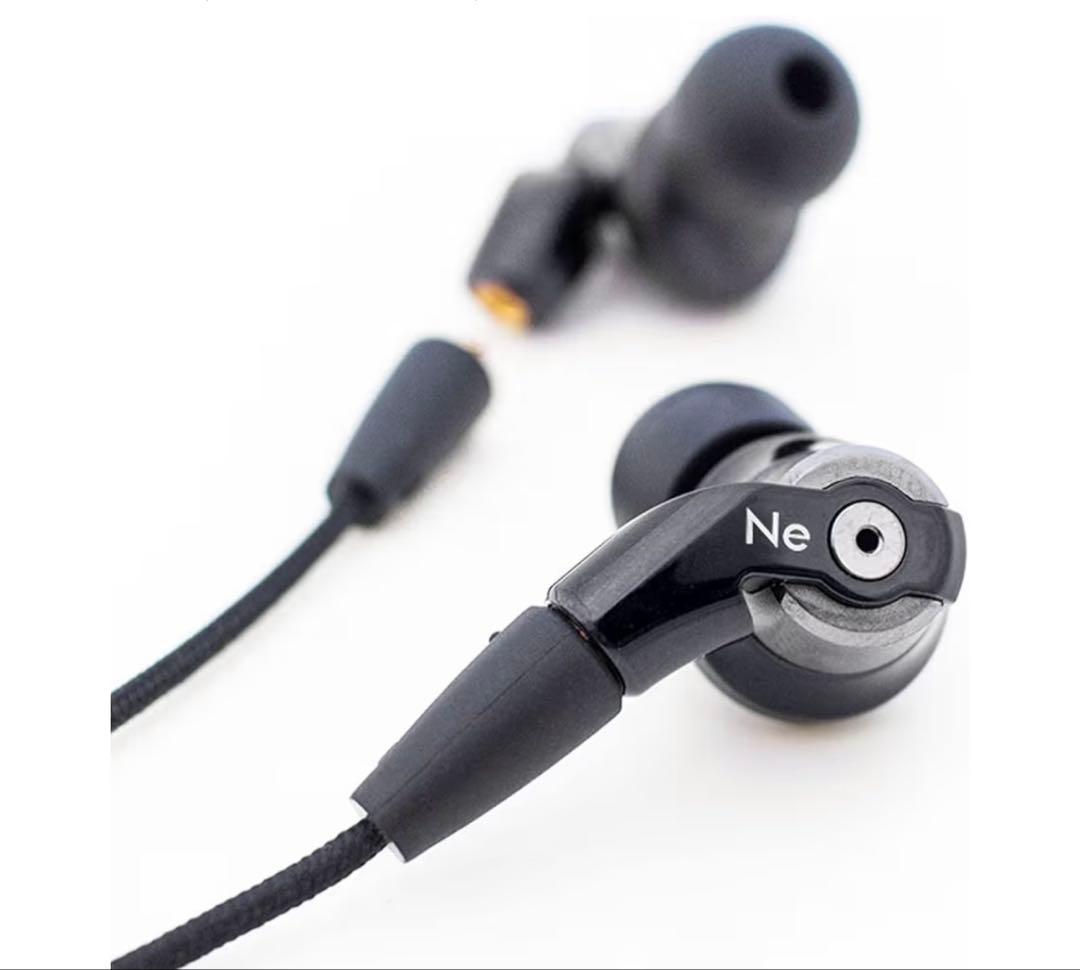 【新品】Volt HP-NHR 31 有線イヤホン　黒　ラディウス radius