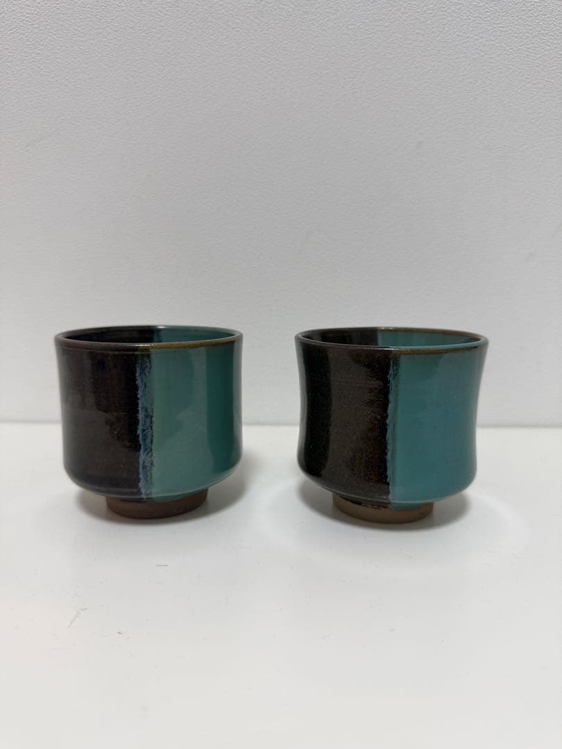 牛ノ戸焼　湯呑み　くびれ型　2つセット　茶　カップ　黒緑　染め分け　鳥取　中井窯