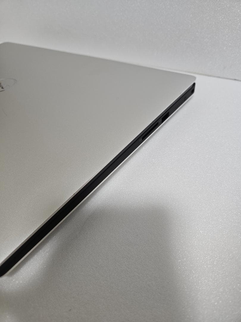 超高精細4K！DELL XPS 15 9570 Core i7 グラボ搭載