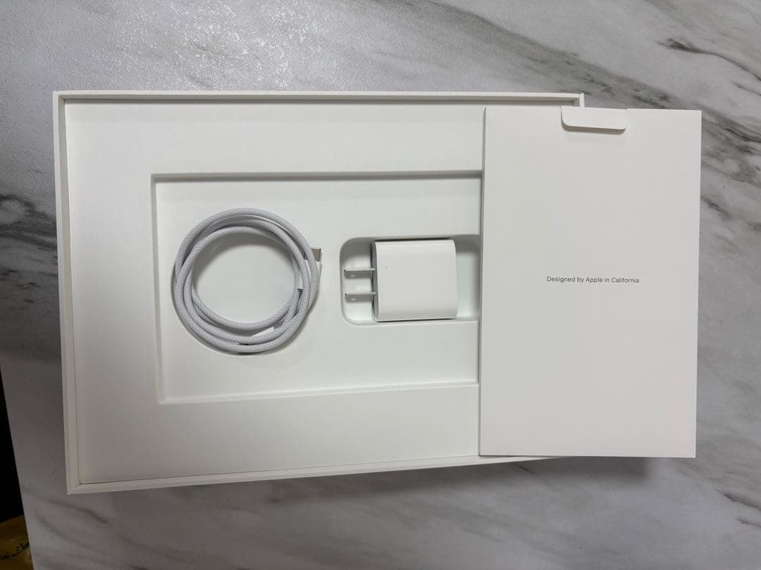 Apple iPad 10.9インチ スペースグレー