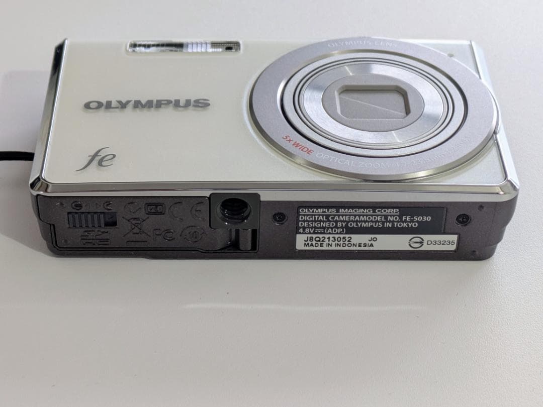 OLYMPUS FE-5030 パールホワイト デジタルカメラ 動作確認済み