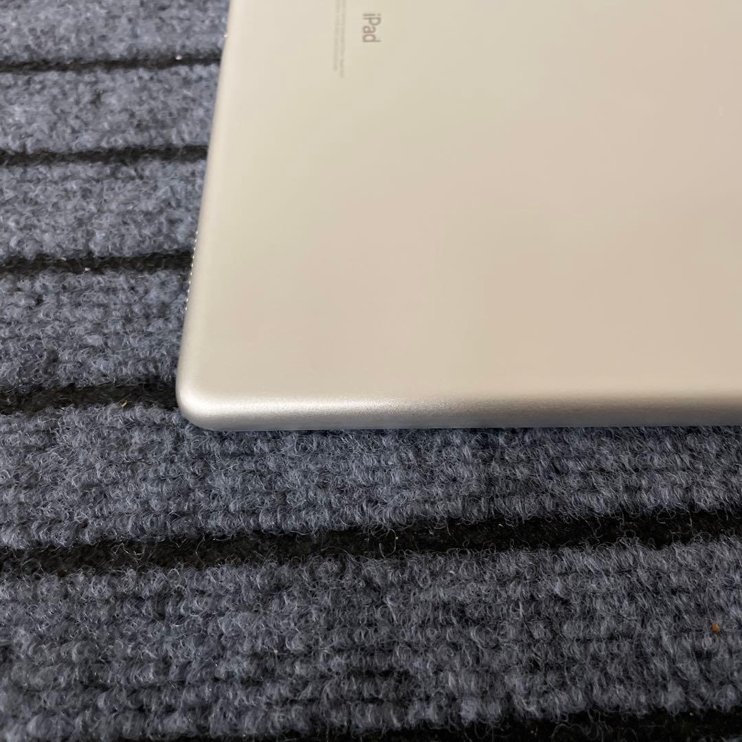 57 iPad Pro 12.9 2世代 64GB Wi-Fi シルバー