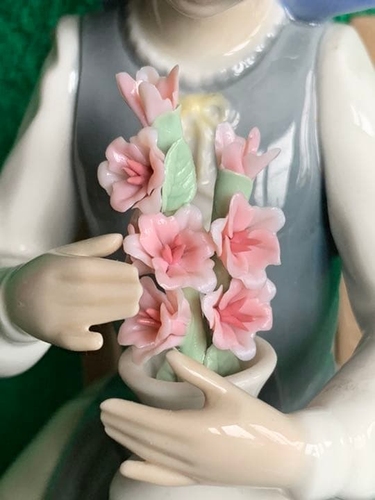 廃番 リヤドロ ＂椅子に座る少女＂No.E-23F 1983年製作 一級品