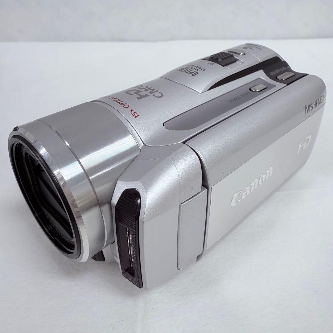 【美品】64GB内蔵！Canon ビデオカメラ iVIS HF M32 シルバー