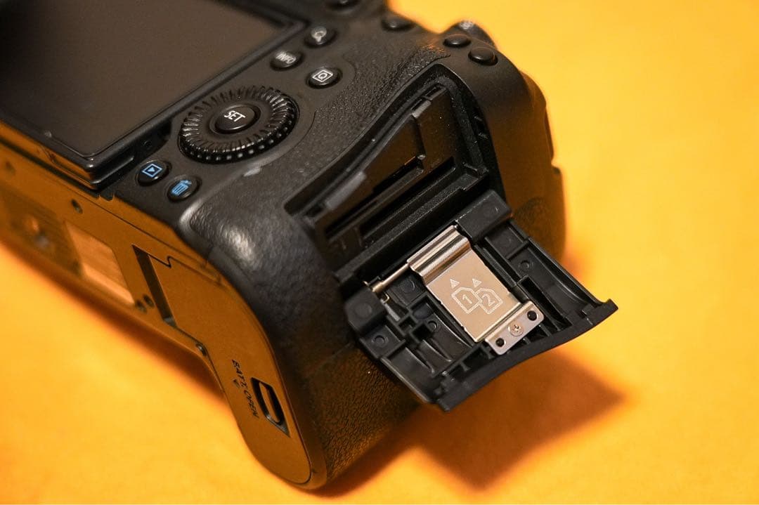Canon EOS R6　実用品＆EF-EOS R マウントアダプターセット