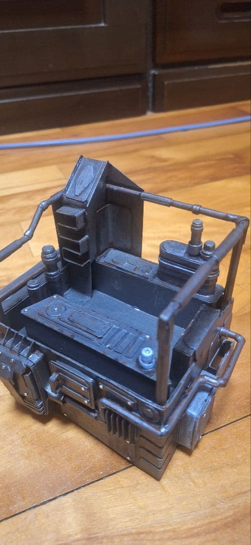 SF風ロボットフィギュア グリーン迷彩。ハンドメイド オリジナル作品。