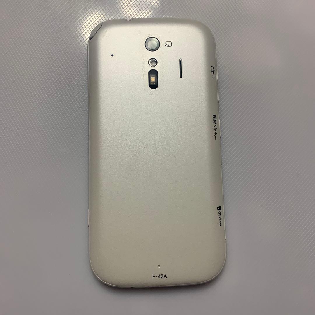 docomo F-42A ホワイト