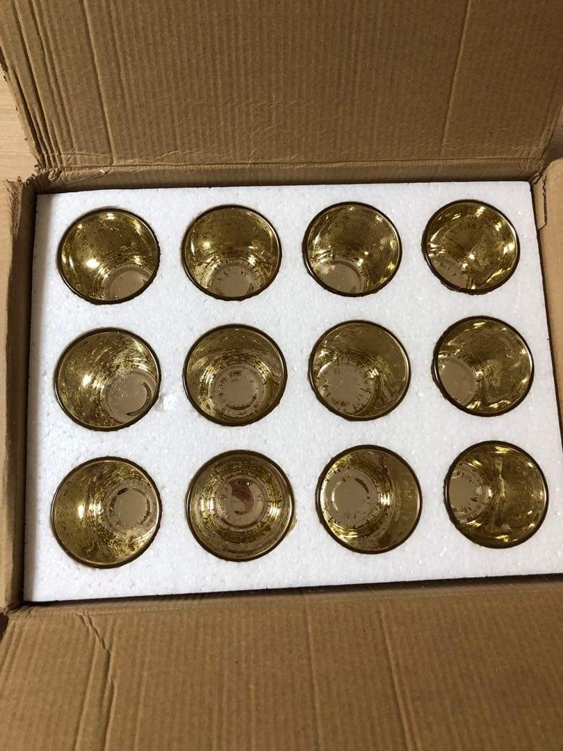 【値下げしました】ゴールド　キャンドルホルダー　48コセット　キャンドルケース