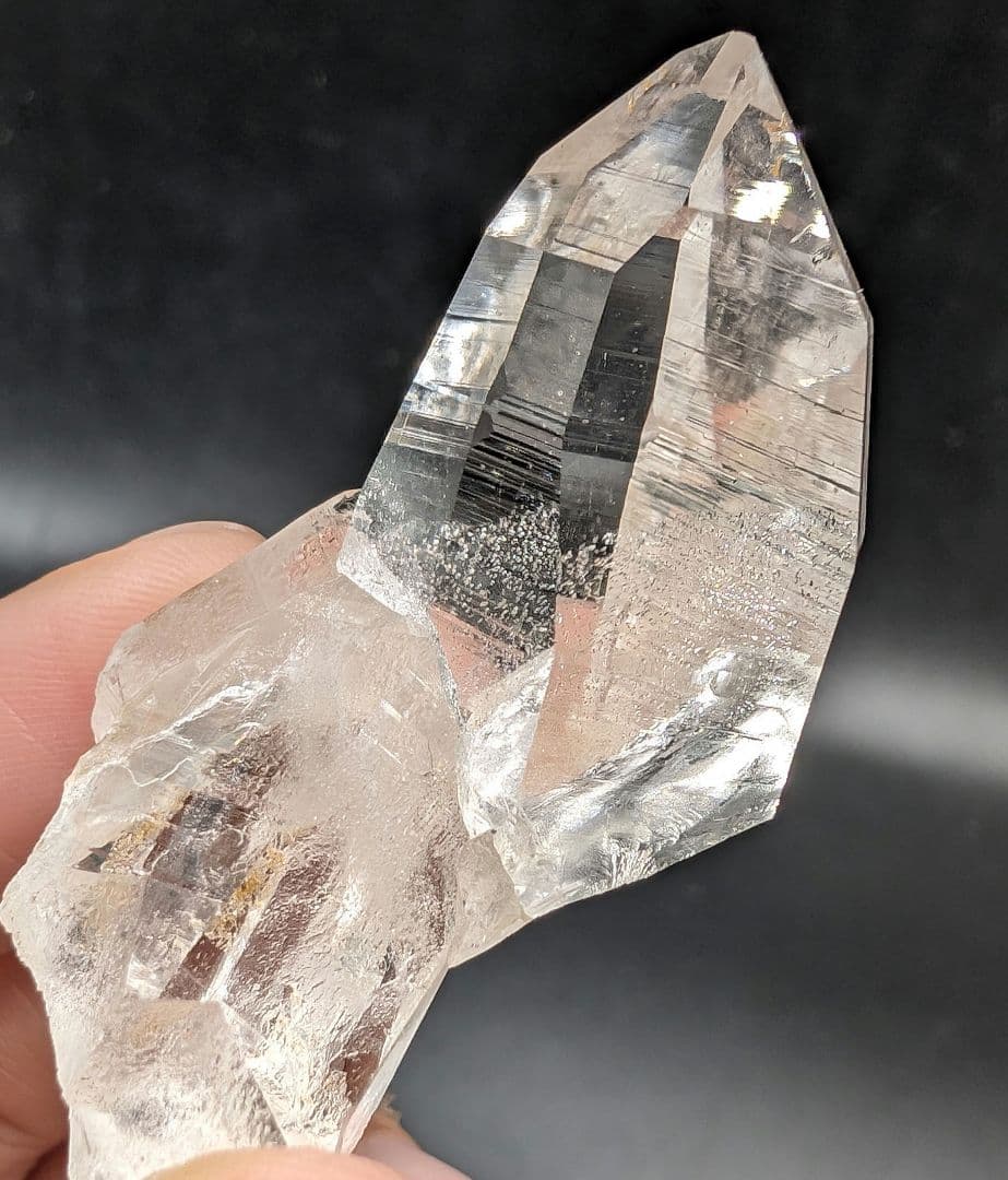 高品質　ガネッシュヒマール産　水晶　ポイント　E