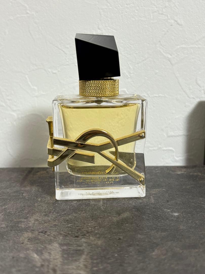 イヴ・サンローラン リブレ オーデパルファム 香水 30ml