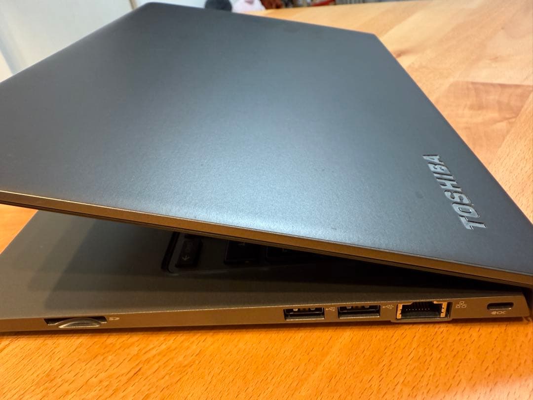 Toshiba Dynabook シルバー ノートPC