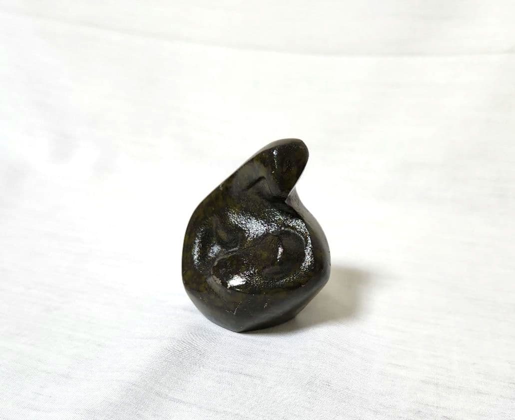ミニ赤子を抱く母の銅像親子像の置物重い500g高さ7cm