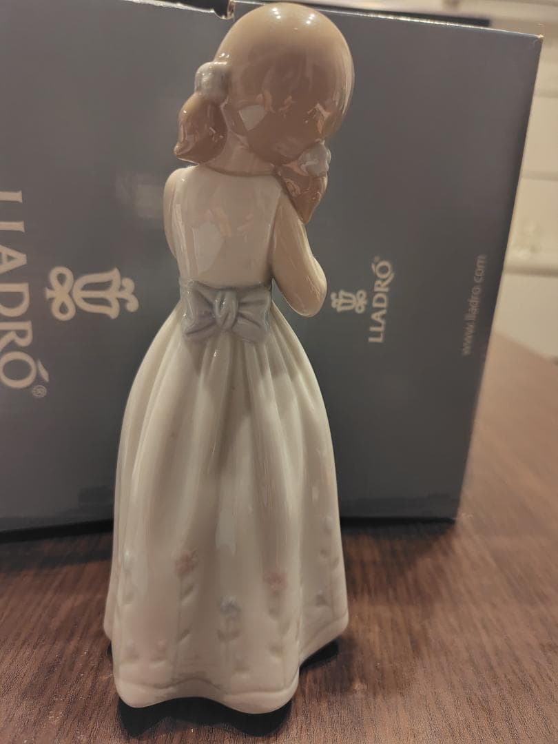 LLADRÓ 少女像 ポーセリン製 約18cm