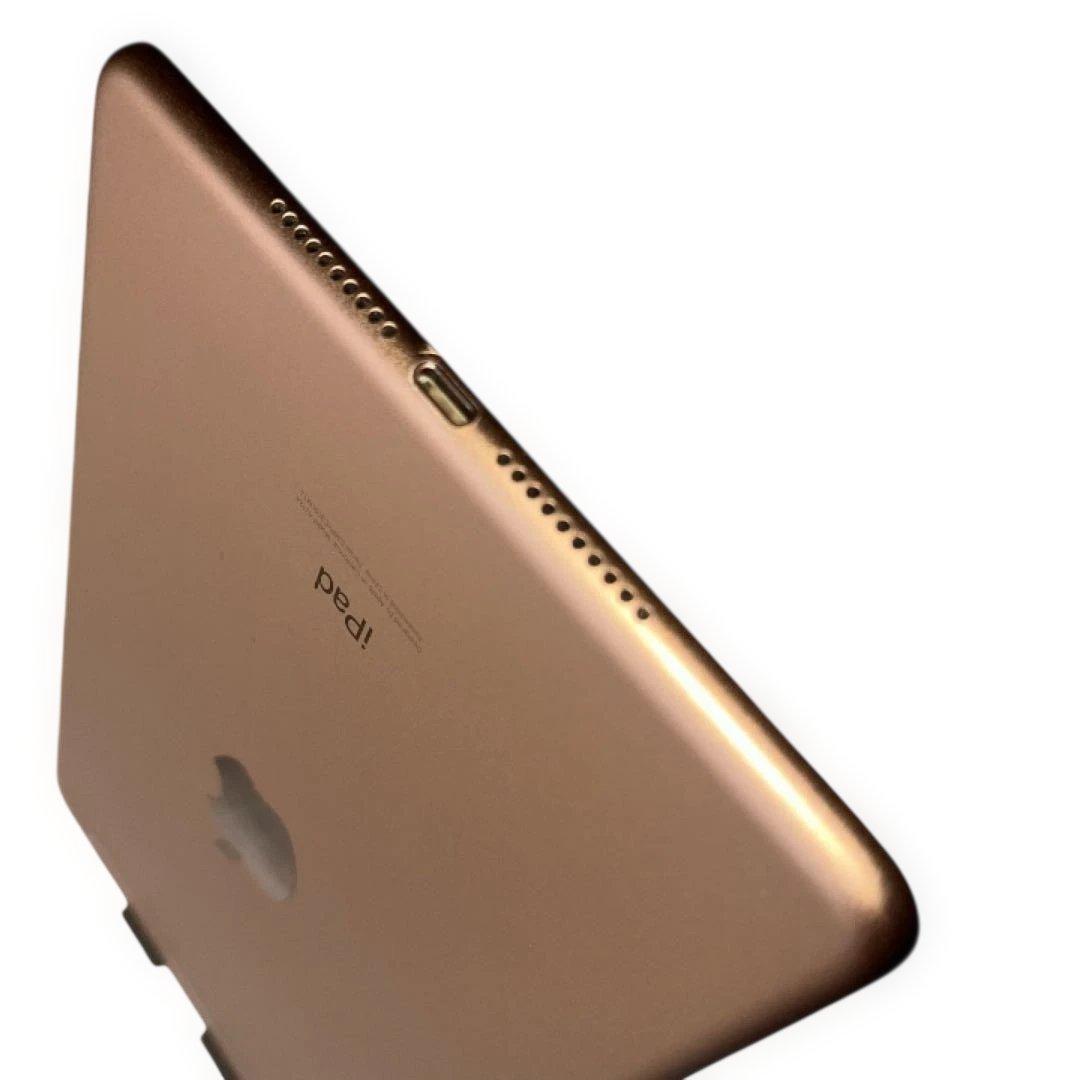iPad (第8世代) セルラー ゴールド