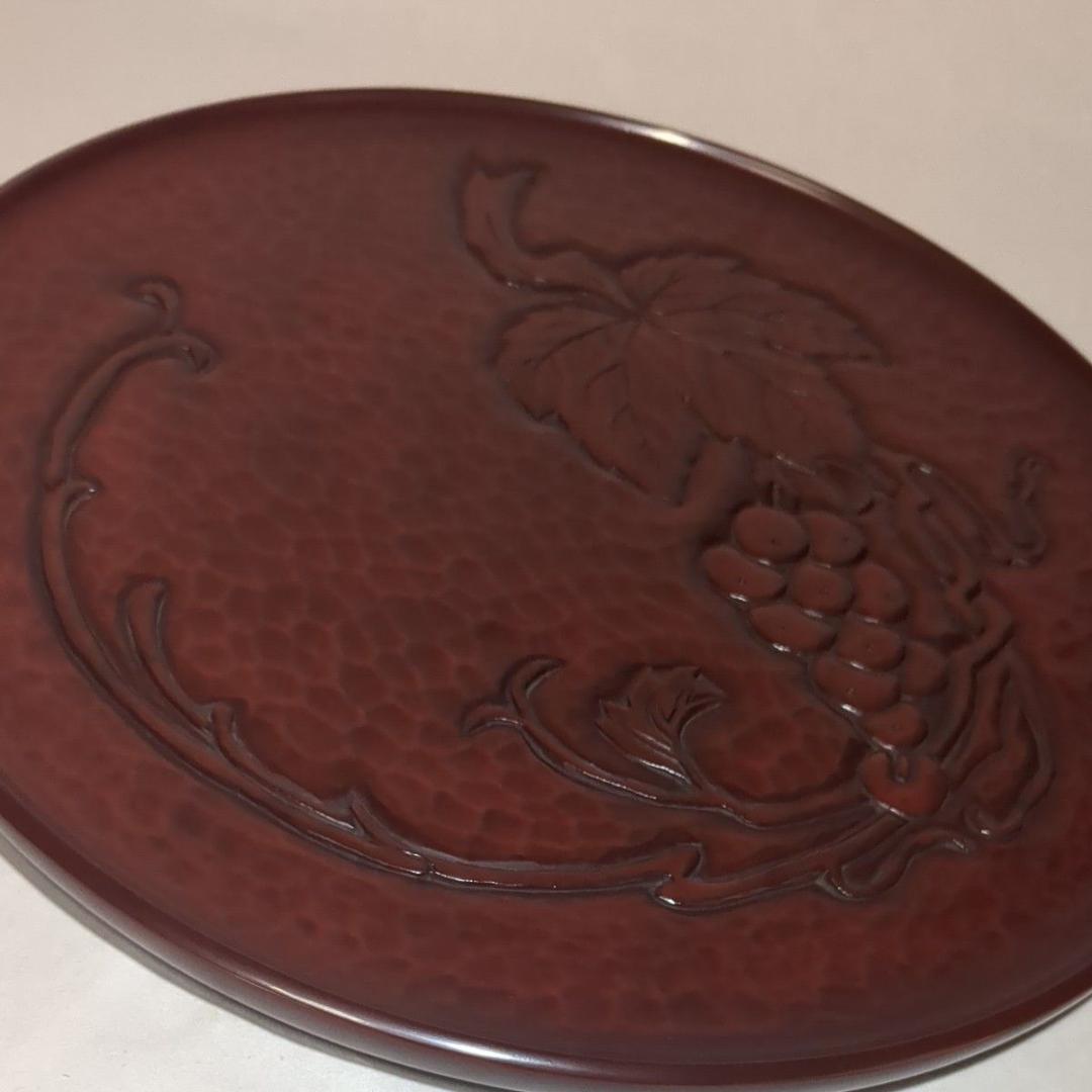 鎌倉彫 丸盆10寸(直径30cm) 葡萄柄 木製漆器 お盆 極美品