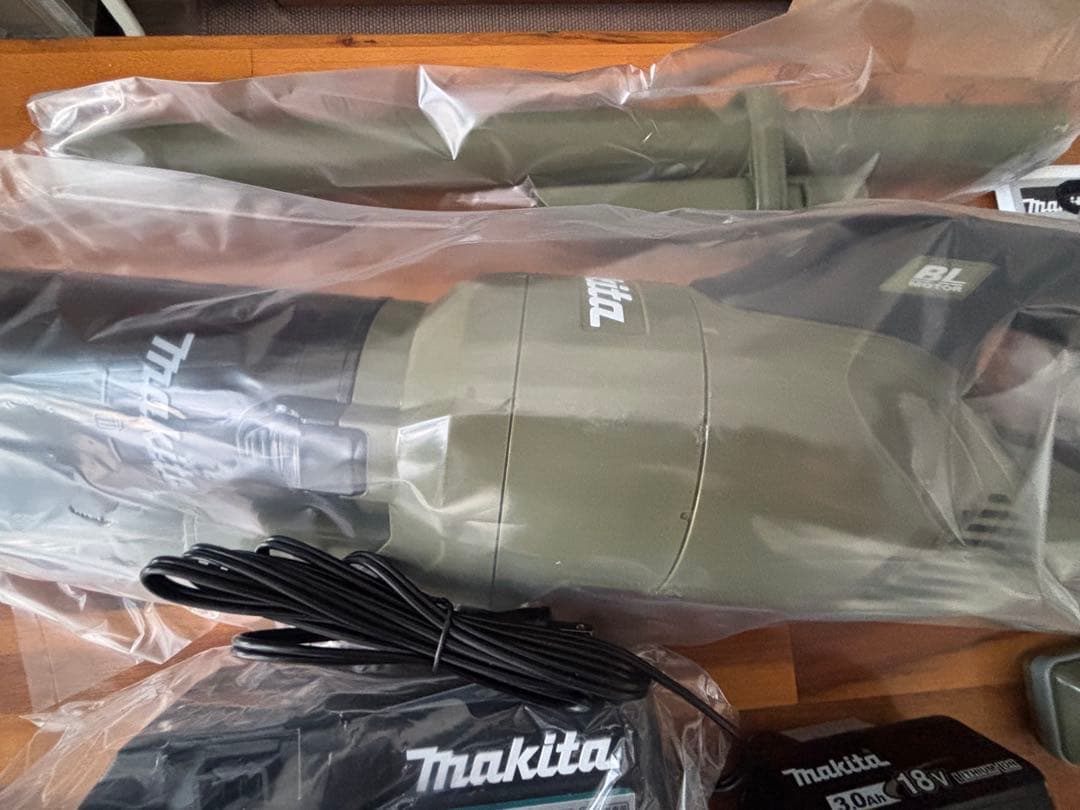新品 マキタ CL286FD RFO サイクロンクリーナー バッテリー・充電器付