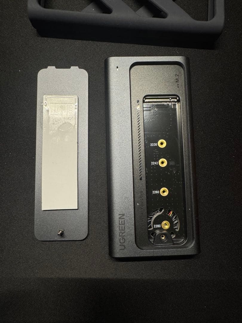 UGREEN 外付けSSD M.2 USB4 40Gbps ほぼ未使用