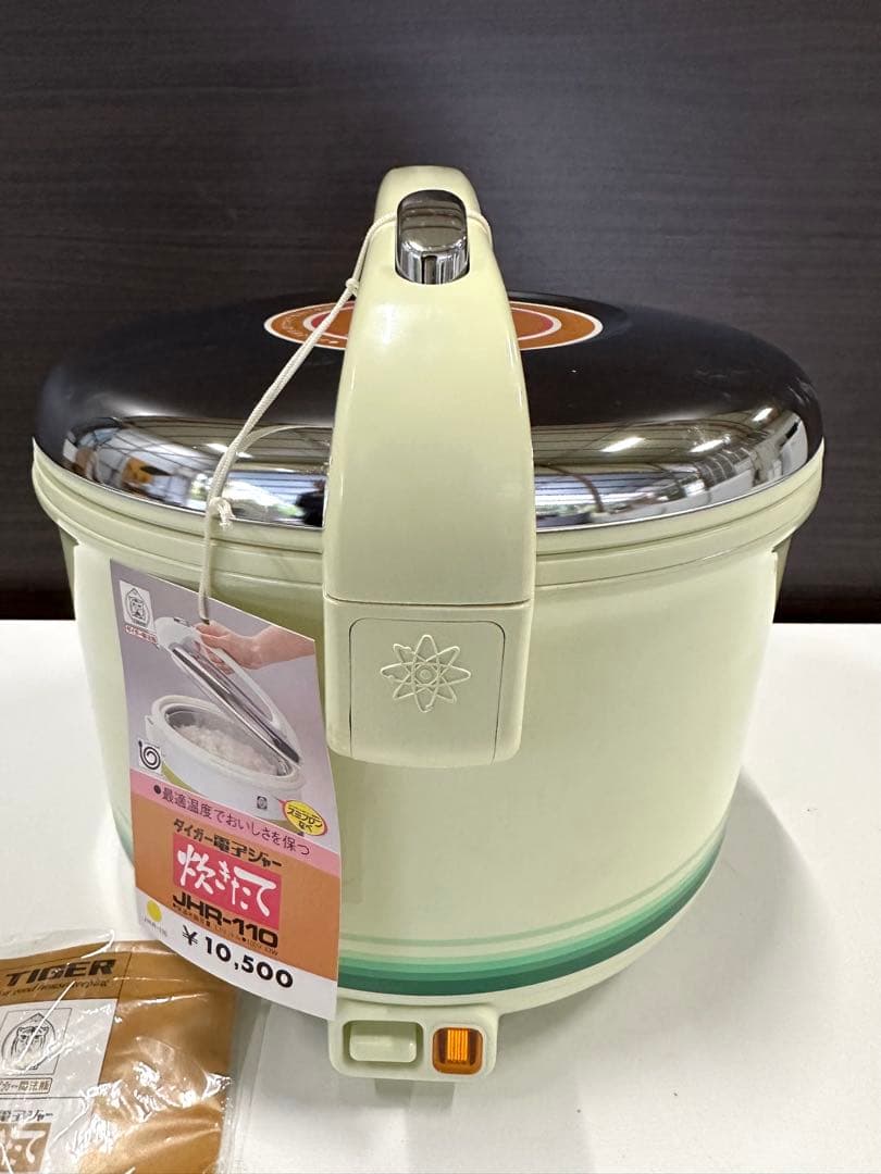 TIGER 炊飯器 JHR-110 クリーム色 取扱説明書付き。新品未使用品