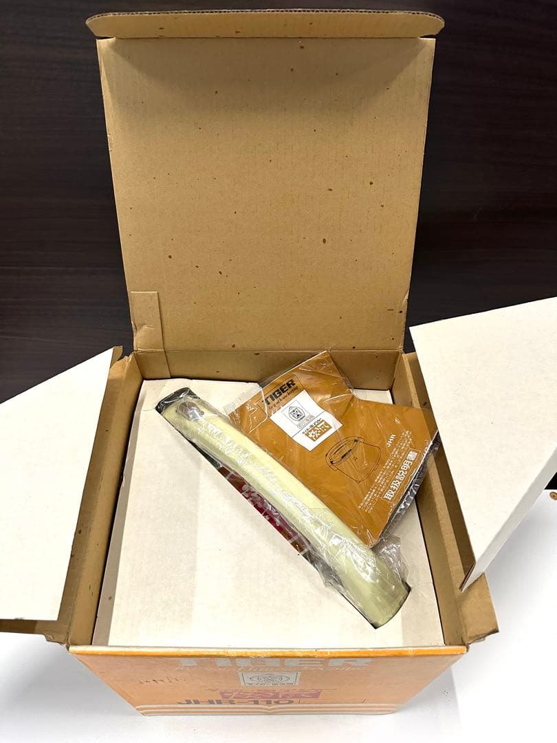 TIGER 炊飯器 JHR-110 クリーム色 取扱説明書付き。新品未使用品