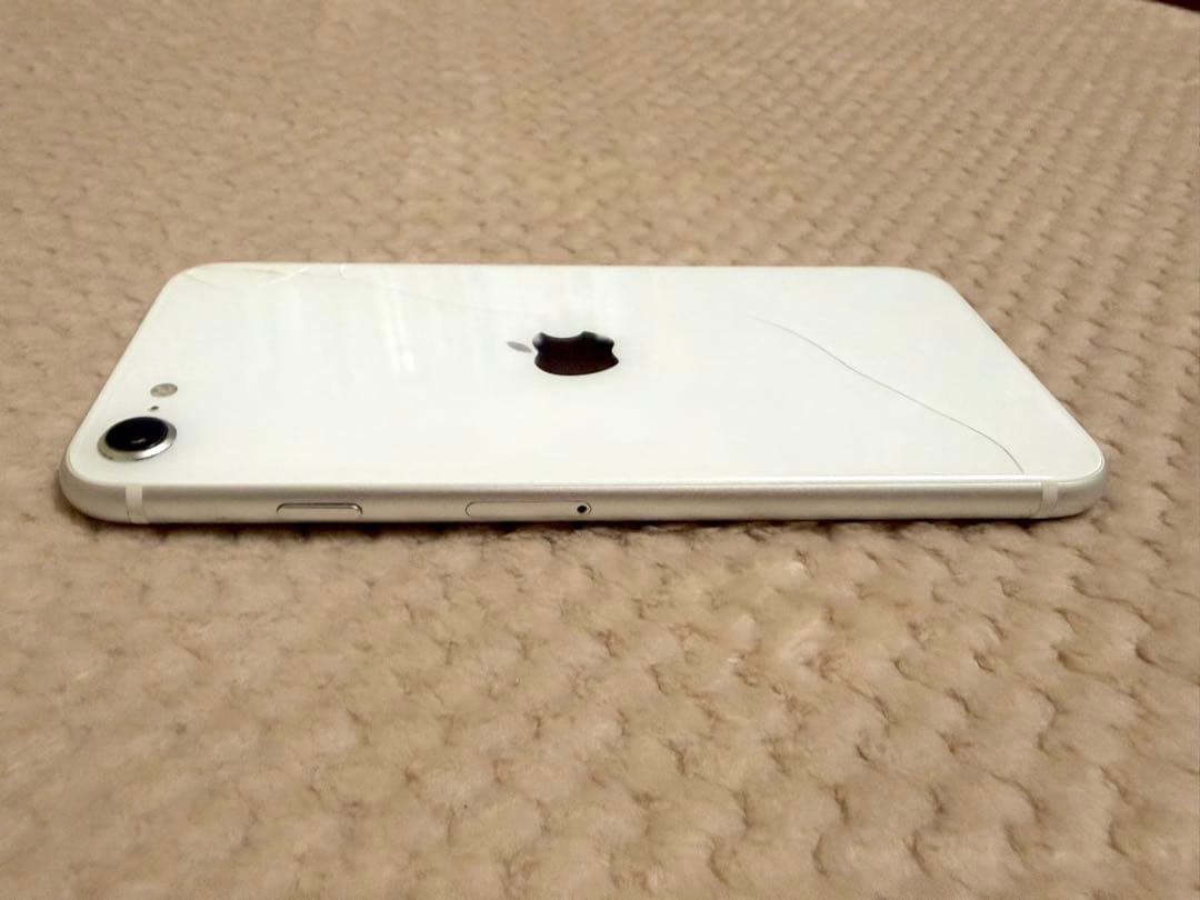 Apple iPhone SE（第2世代） 64GB ホワイト SIMフリー