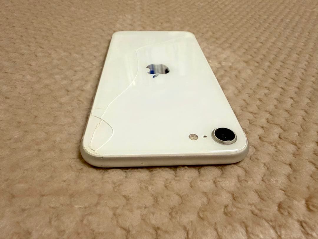 Apple iPhone SE（第2世代） 64GB ホワイト SIMフリー