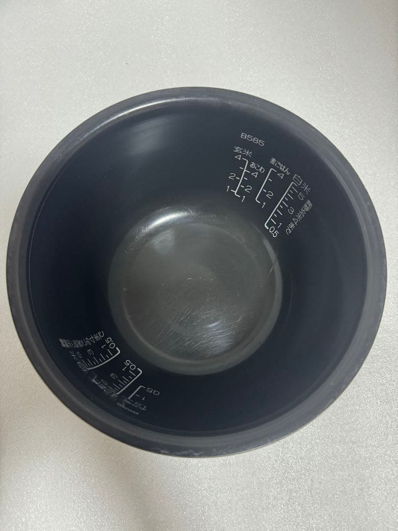 象印 5.5合炊き 圧力IH炊飯器 2022年製 NW-VH10
