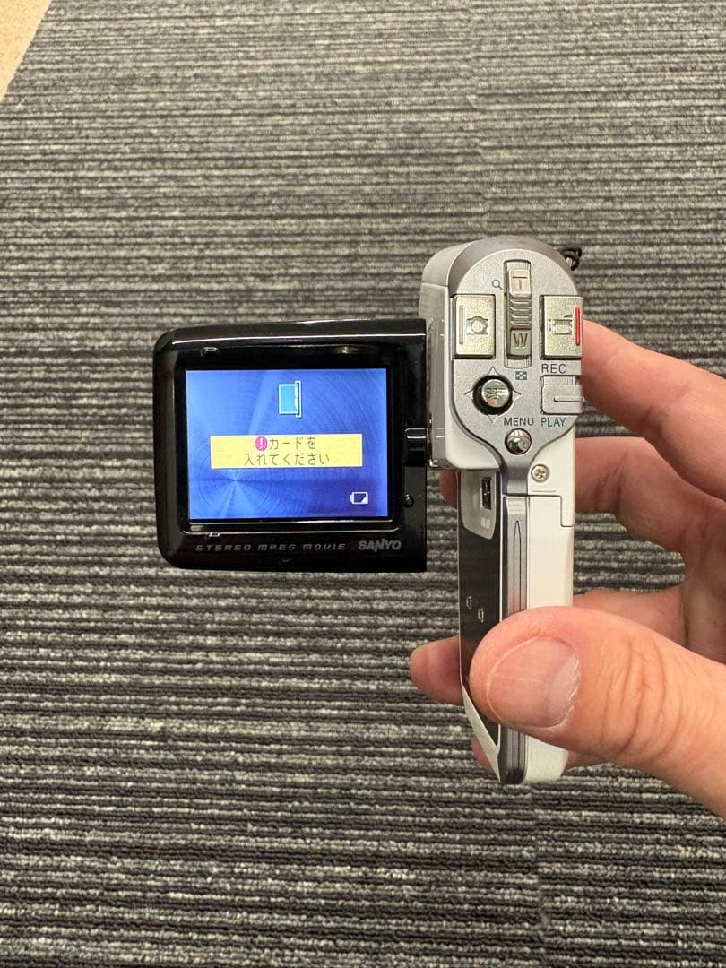 【美品】サンヨー SANYO Xacti DMX-C5 ビデオカメラ 動作品 白