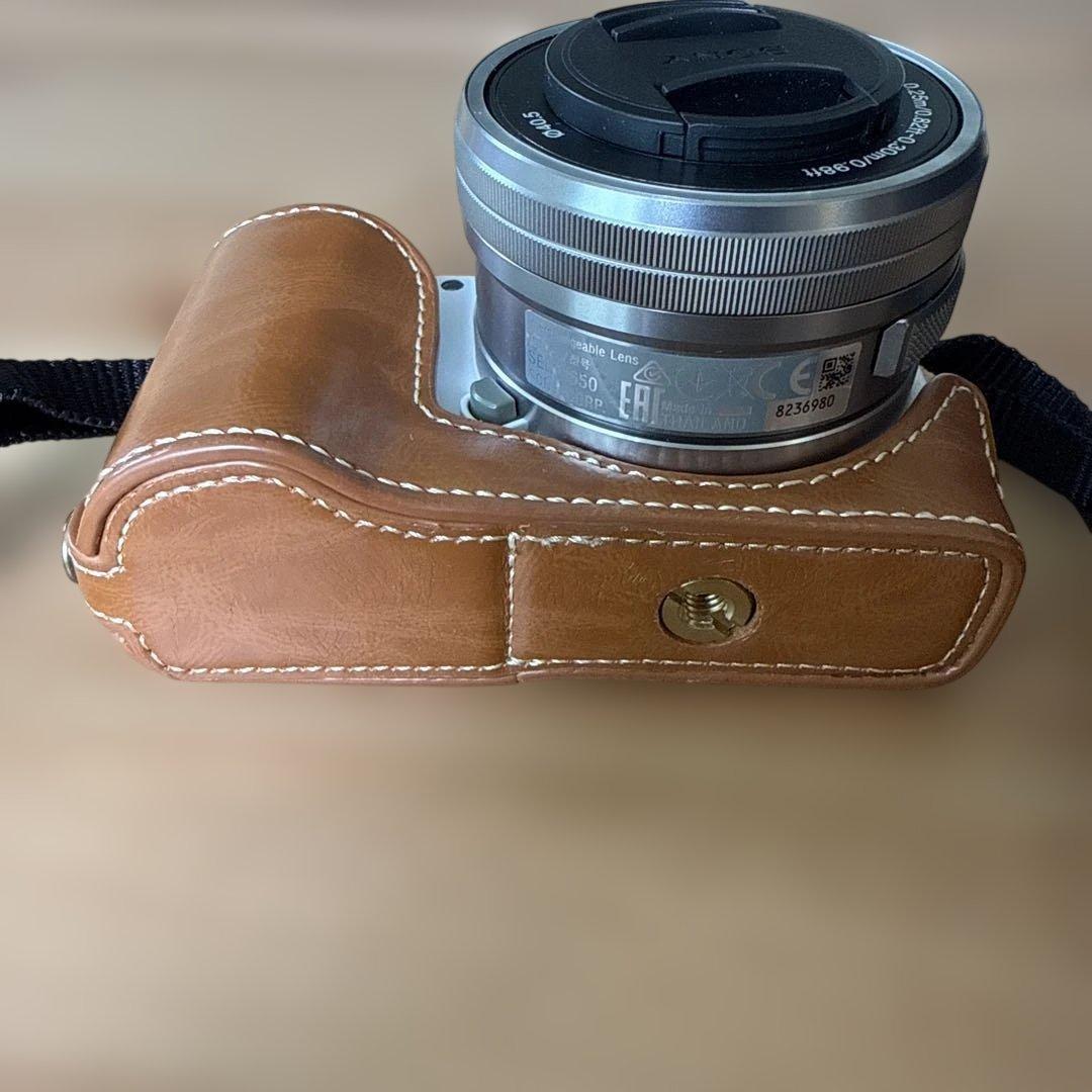 Sony α6000 ホワイト E 16-50mm 専用ケース付