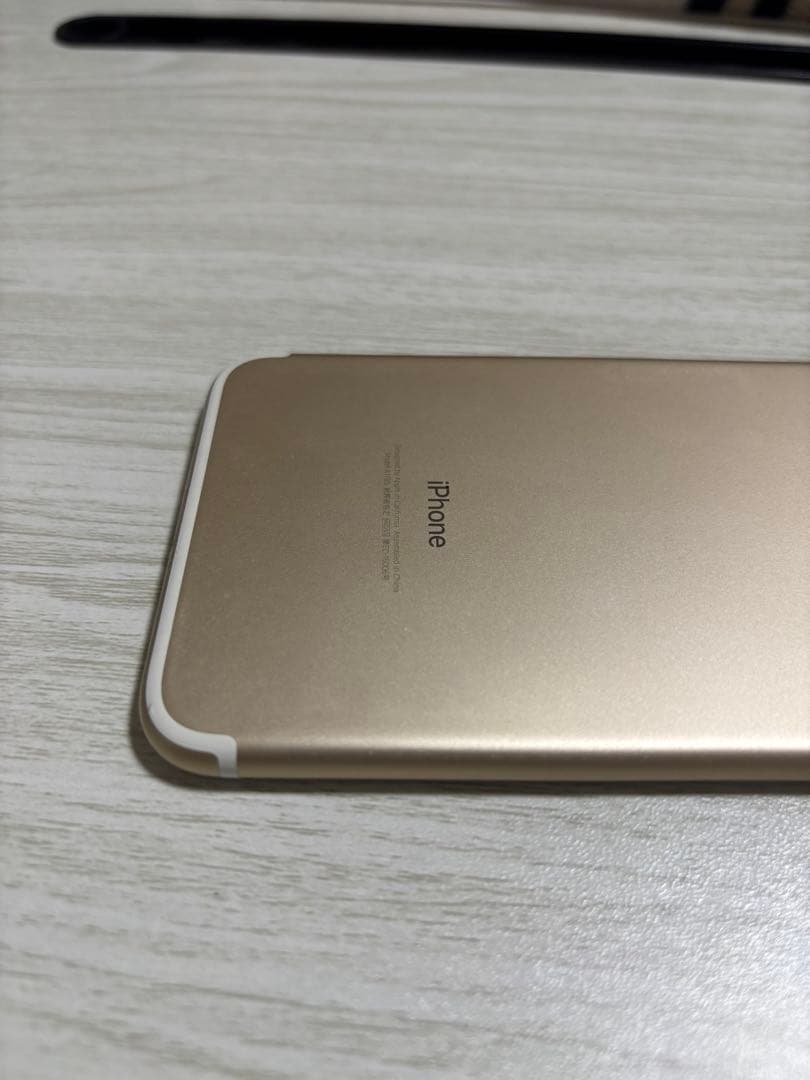 iPhone7Plus (バッテリー100%、SIMロックなし)