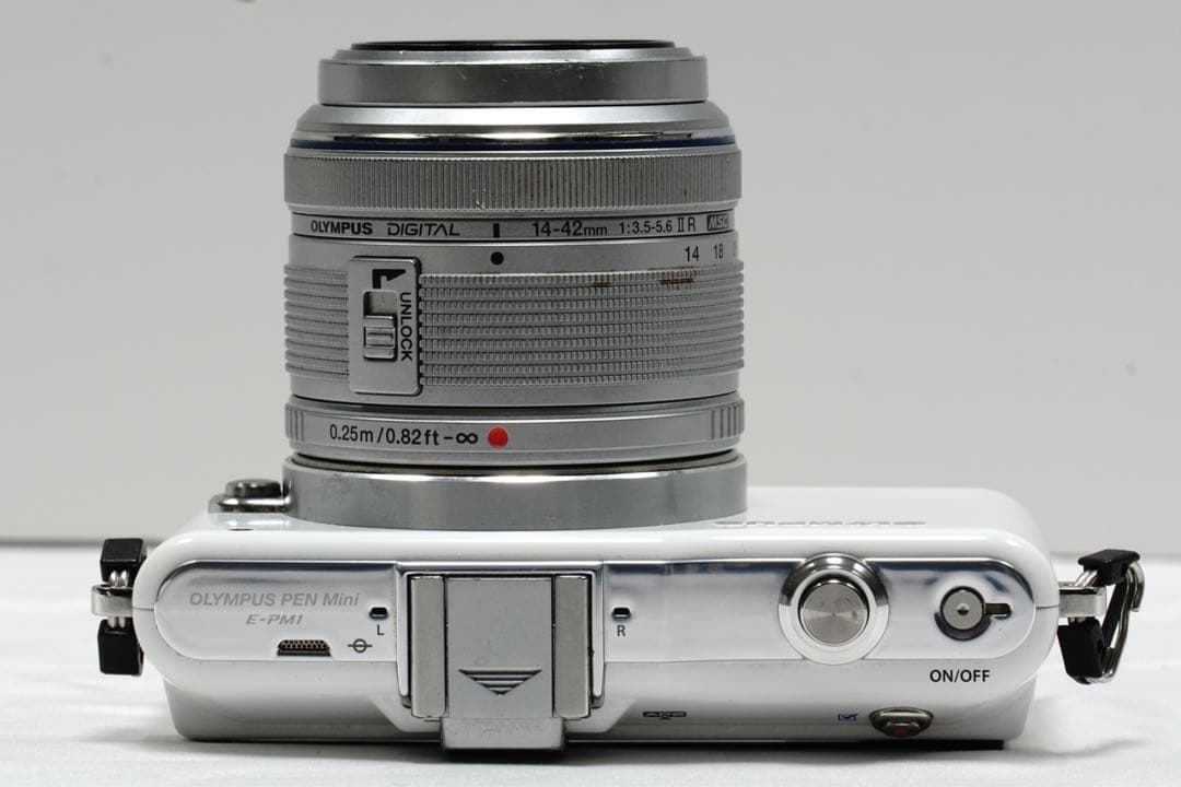 OLYMPUS PEN Mini E-PM1 レンズセット ショット数少ない