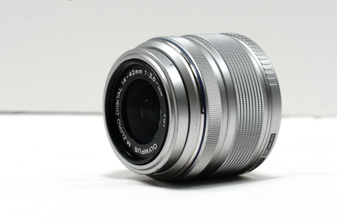 OLYMPUS PEN Mini E-PM1 レンズセット ショット数少ない