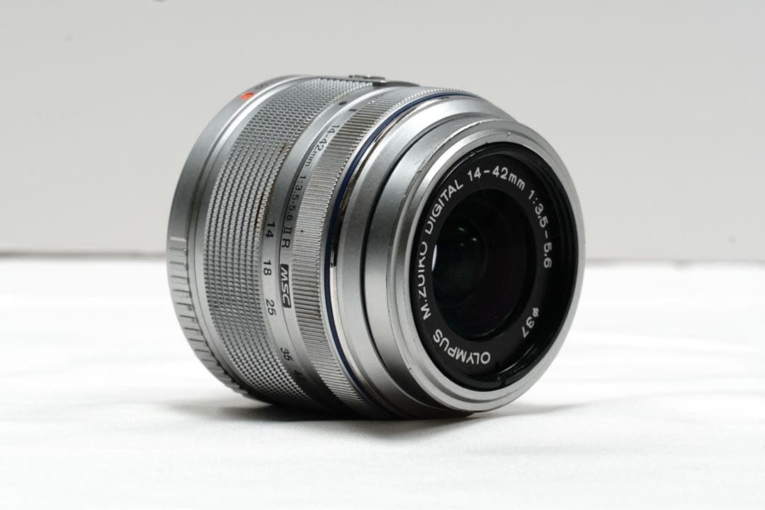 OLYMPUS PEN Mini E-PM1 レンズセット ショット数少ない