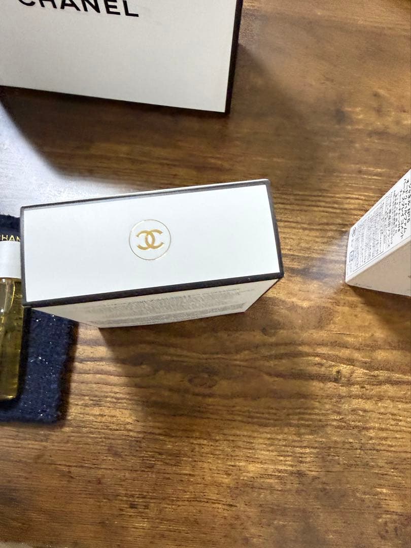 CHANEL N°5 オードゥパルファム ツイスト＆スプレー（ケース付き）