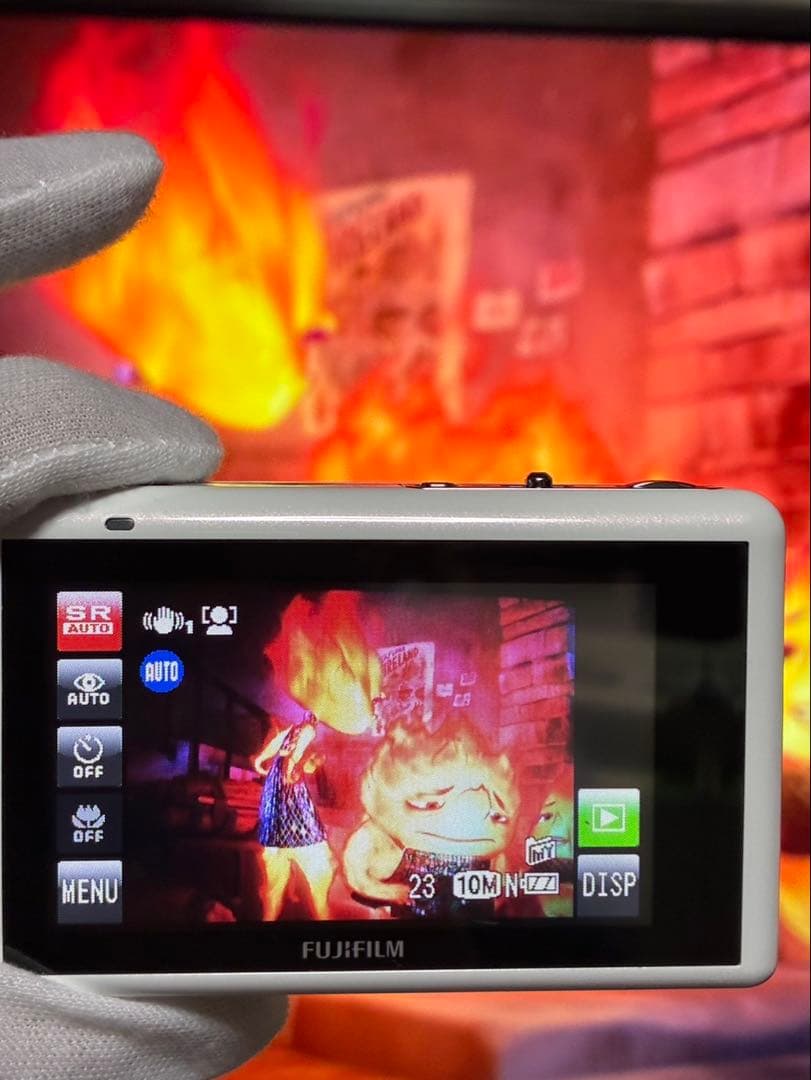 FUJIFILM FINEPIX Z300ホワイトデジタルカメラ 充電器つき