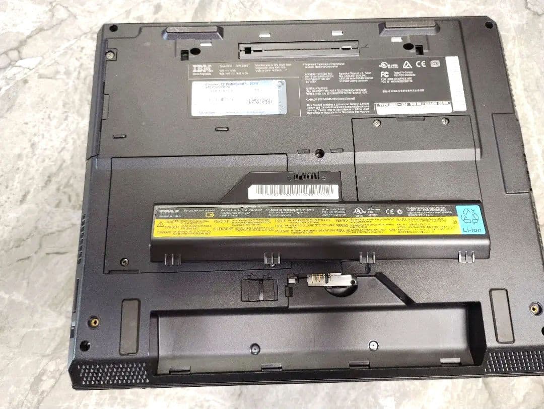 IBM ThinkPad A30　ノートパソコン