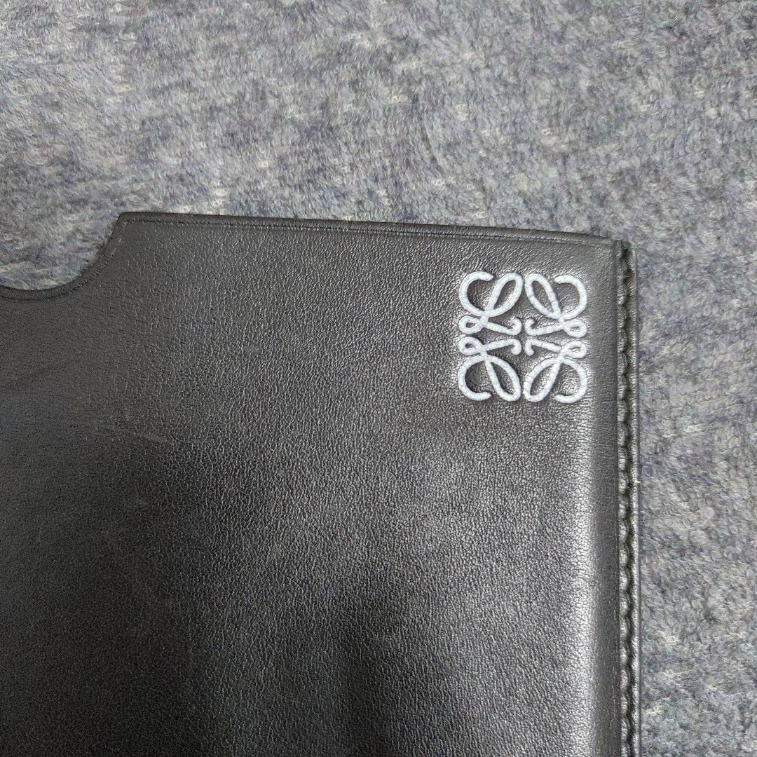 美品　人気ラグジュアリーブランド　ロエベLOEWEレザーiPad Miniケース