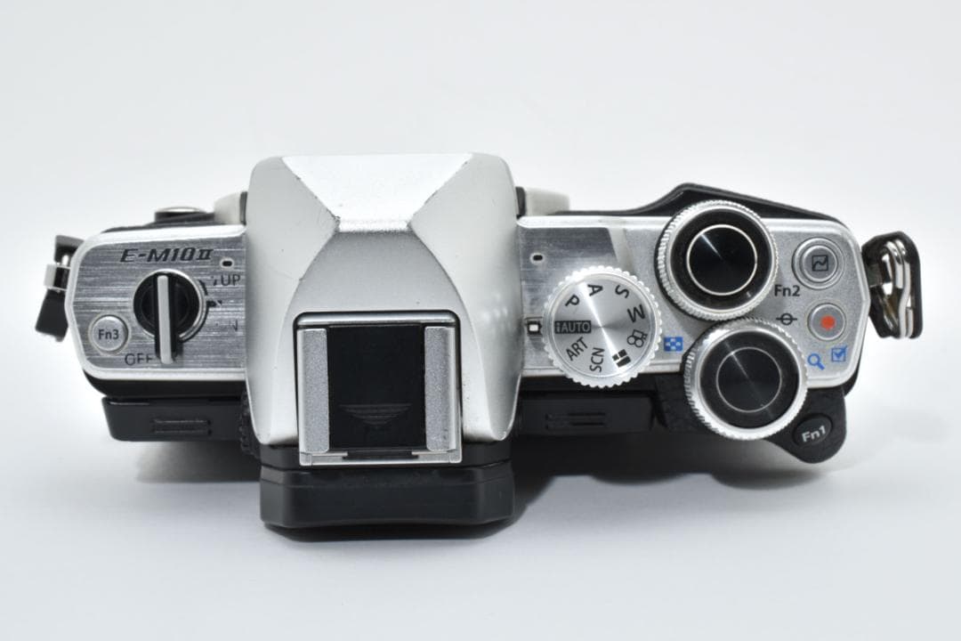 OLYMPUS OM-D MARK Ⅱ ミラーレスカメラ 本体　レンズなし