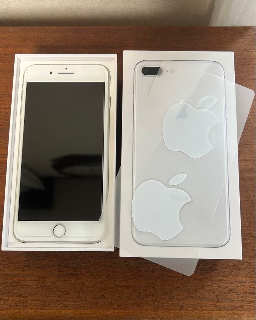 iPhone 8 plus 64GB SIMフリー