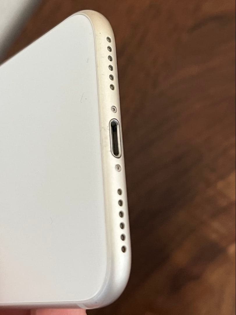 Apple iPhone SE3 ホワイト　64GB